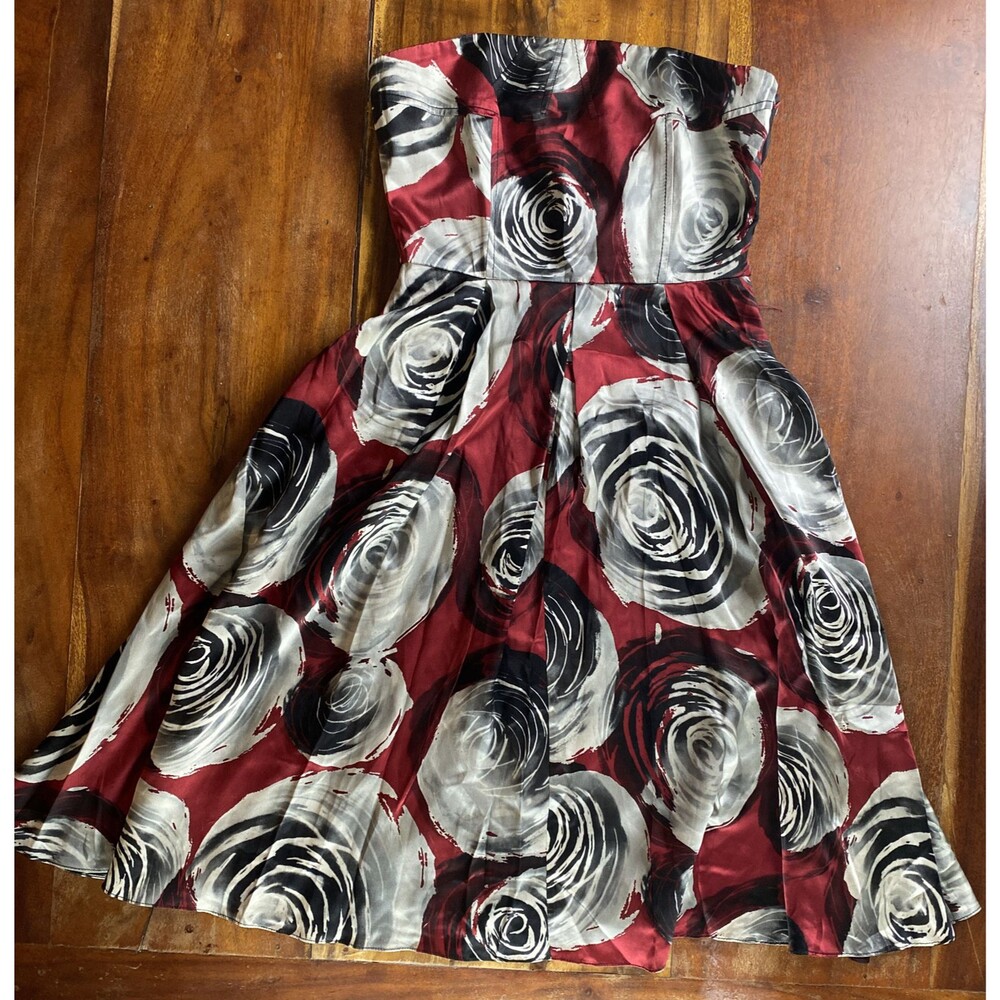 Laundry by Shelli Segal Dress Strapless with pleats red black silver Roses 2 - Picture 9 of 12